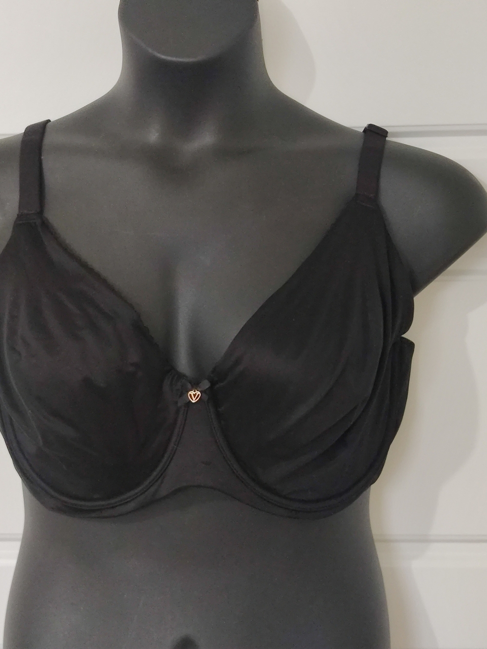 Victoria's Secret Body By Victoria Perfect Coverage Minimizer Bra Size 42DD